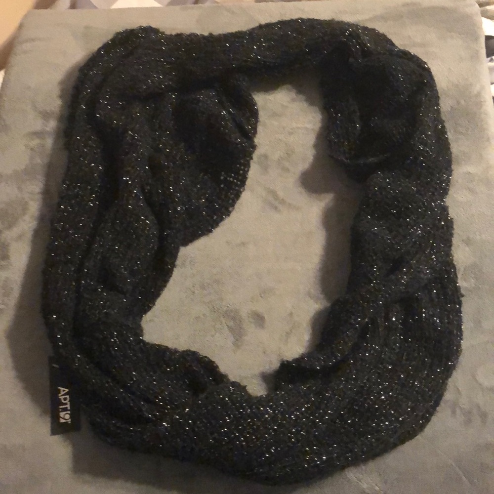 Black/silver knit infinity scarf NWT